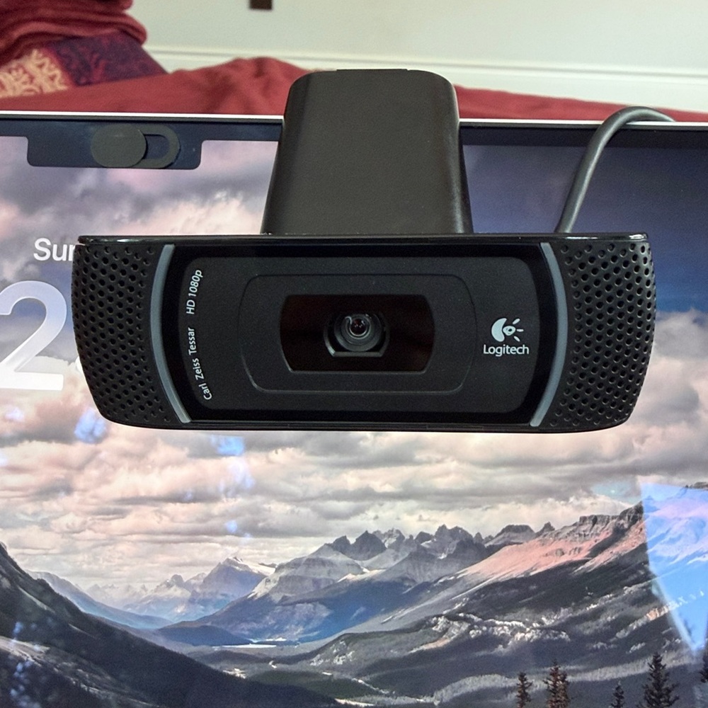 Logitech HD Webcam | C910 Carl Zeiss Tessar 1080p Model V-U0017 - Picture 2 of 4